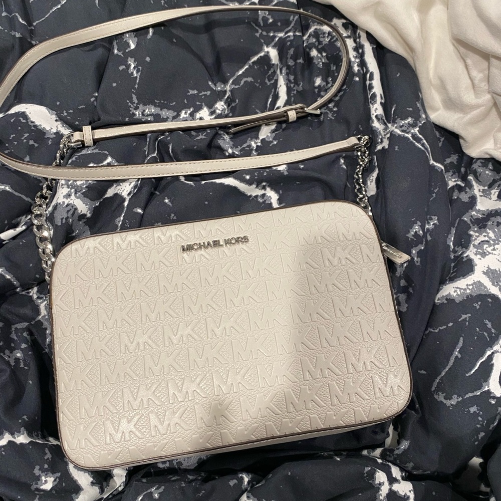 Michael Kors jet set crossbody bag
